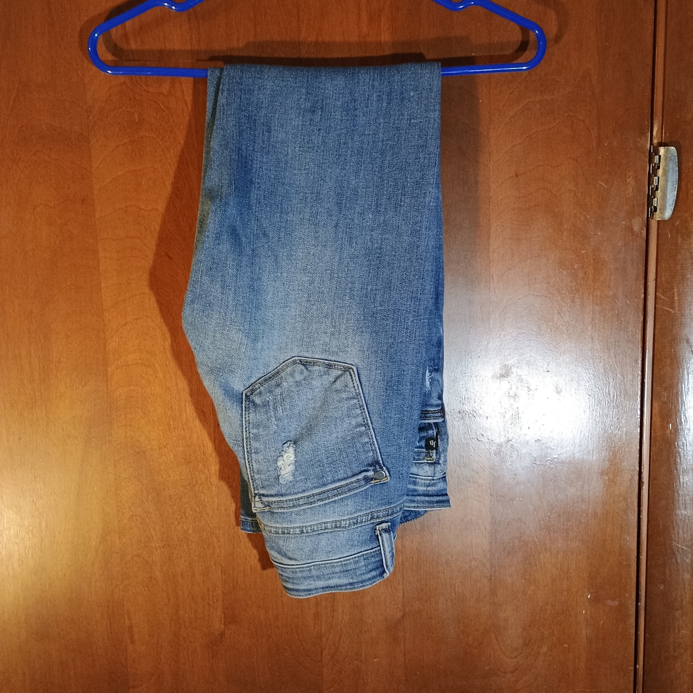 Judy Blue Mid-Wash Cropped Jeans
